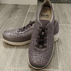 earth shoes nimble viva